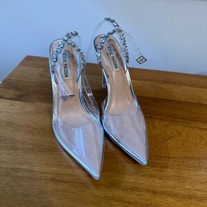 Steve Madden “Vary” heels